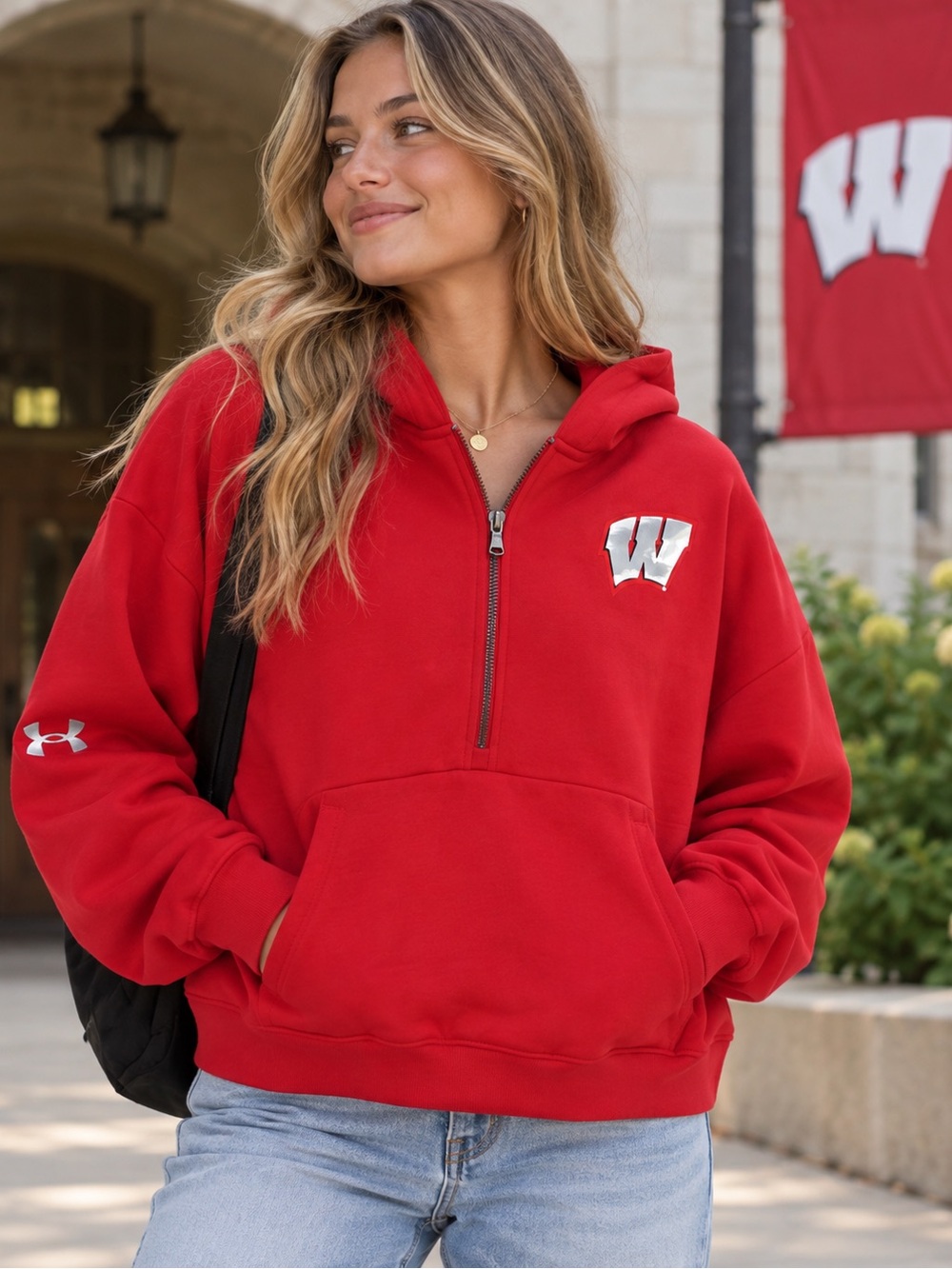 NWT Under Armour Wisconsin Badgers 2026 Lambeau Half Zip Hoodie M
